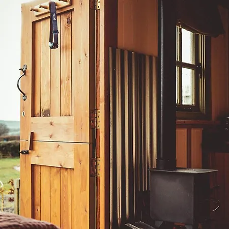 The Shepherds Hut Shrewsbury Exterior photo
